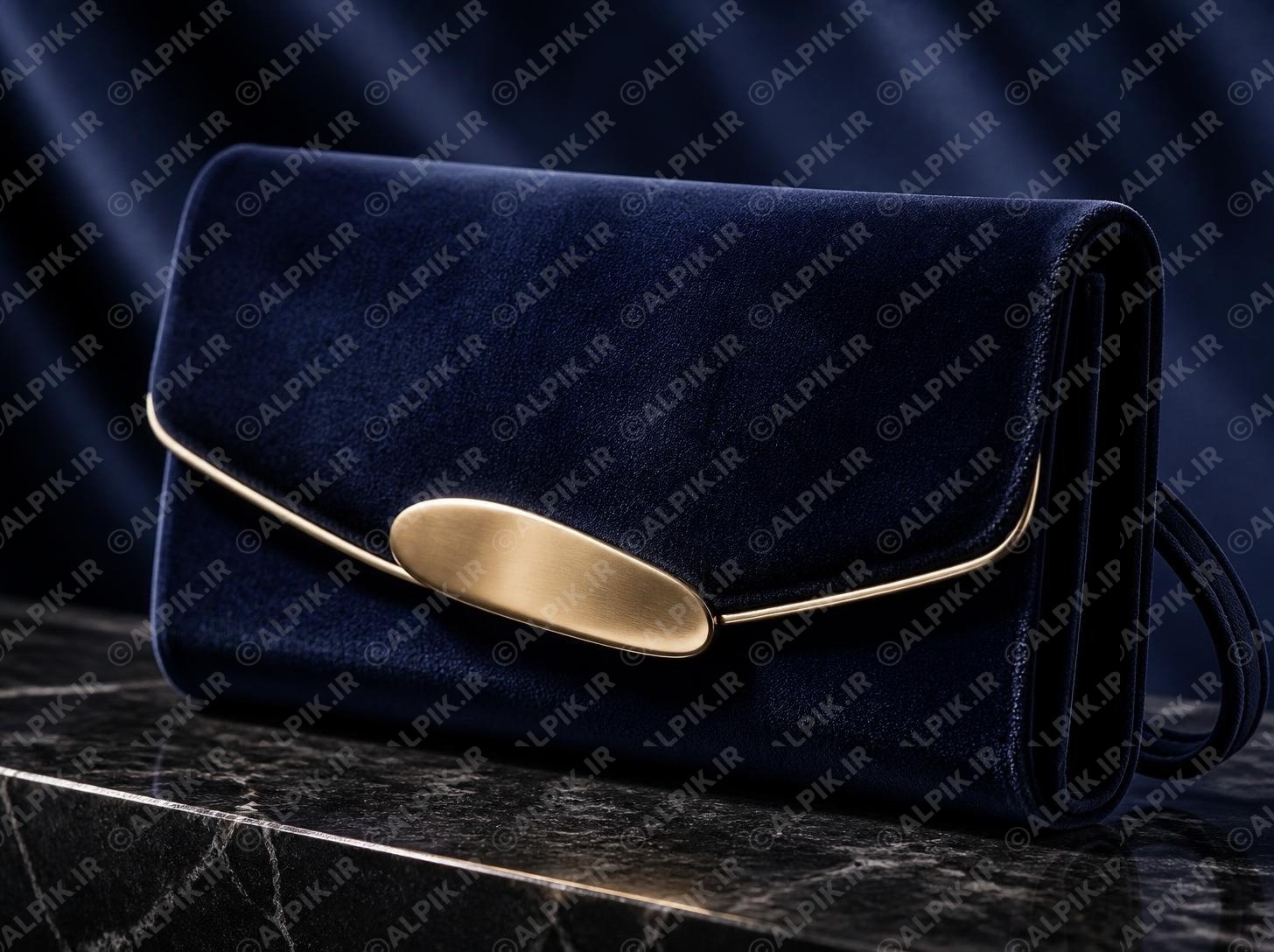 alpik-2969040.jpg کیف دستی مخمل سرمهای لوکس