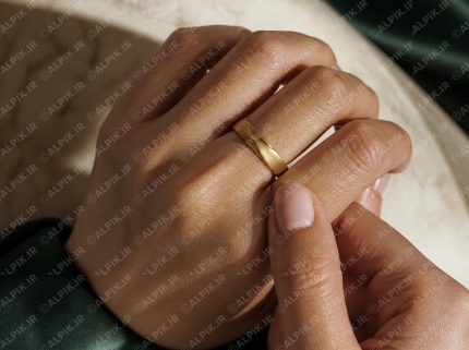 حلقه طلای مات با طراحی مینیمال