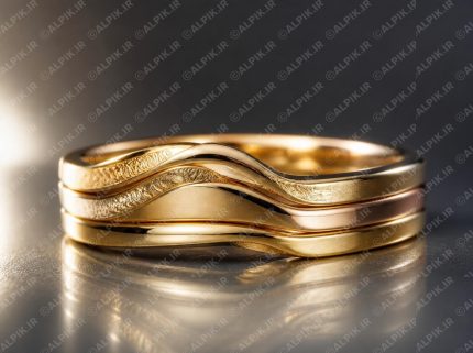 حلقه طلای مدرن و چندلایه با طراحی موج‌دار