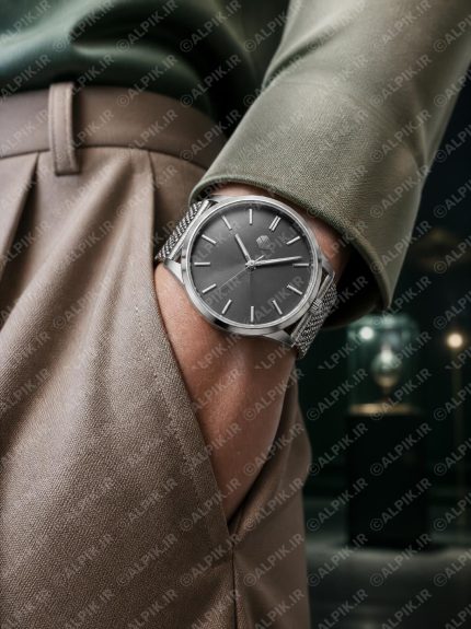 ساعت مچی نقره‌ای شیک و مدرن مردانه